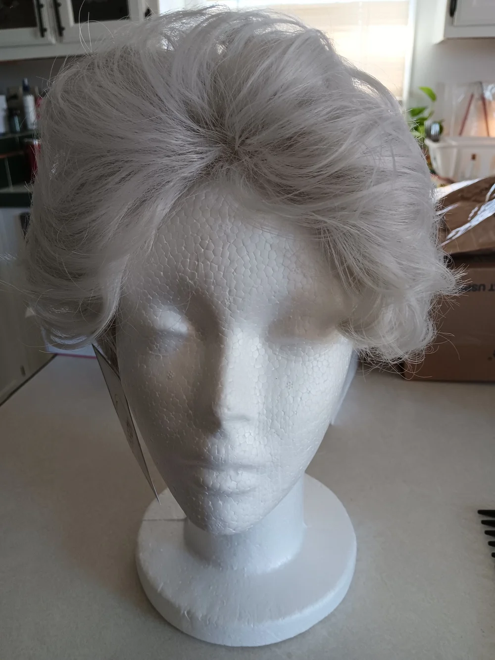 Light Silver Short Women’s Wig - Classic Layered Style Synthetic